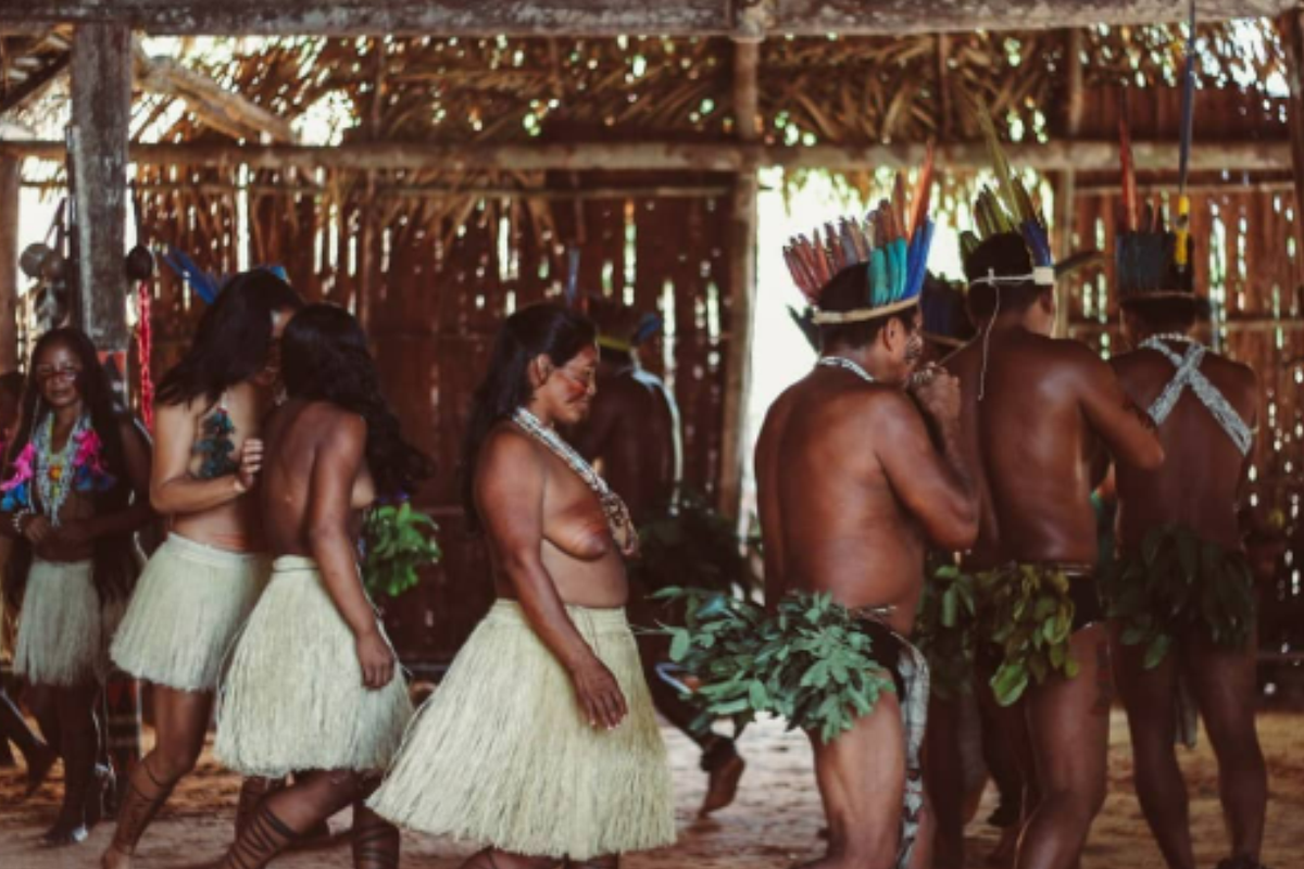 Visita a Comunidade Indígena com rituais e artesanato